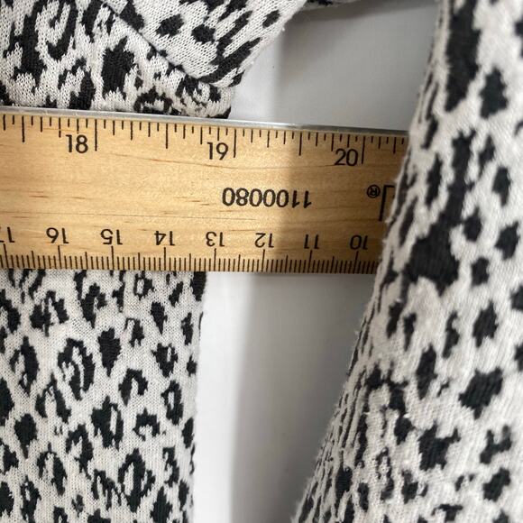 Tyler Boe Dress Women’s Small Snake Skin Print White & Gray Pleat Classic - Picture 8 of 10